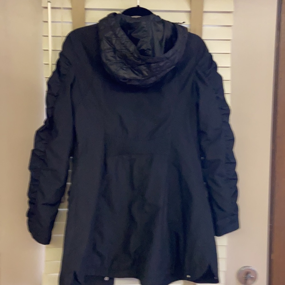 Laundry by Shelli Segal raincoat - Picture 3 of 4